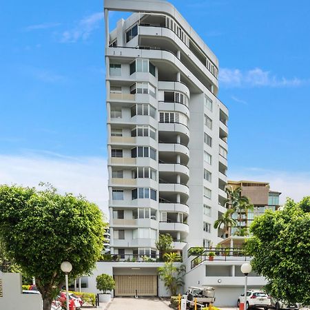 شقة Lavish 3-Bed With Wraparound Balcony And Pool بريزبين المظهر الخارجي الصورة